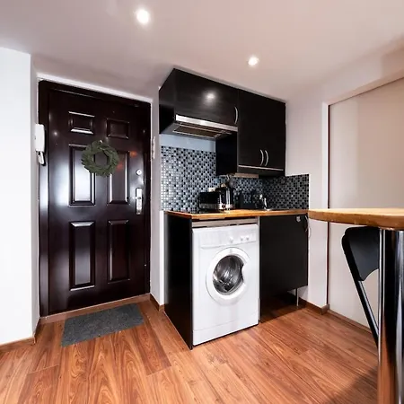 Cosy Major Retreat Apartment *